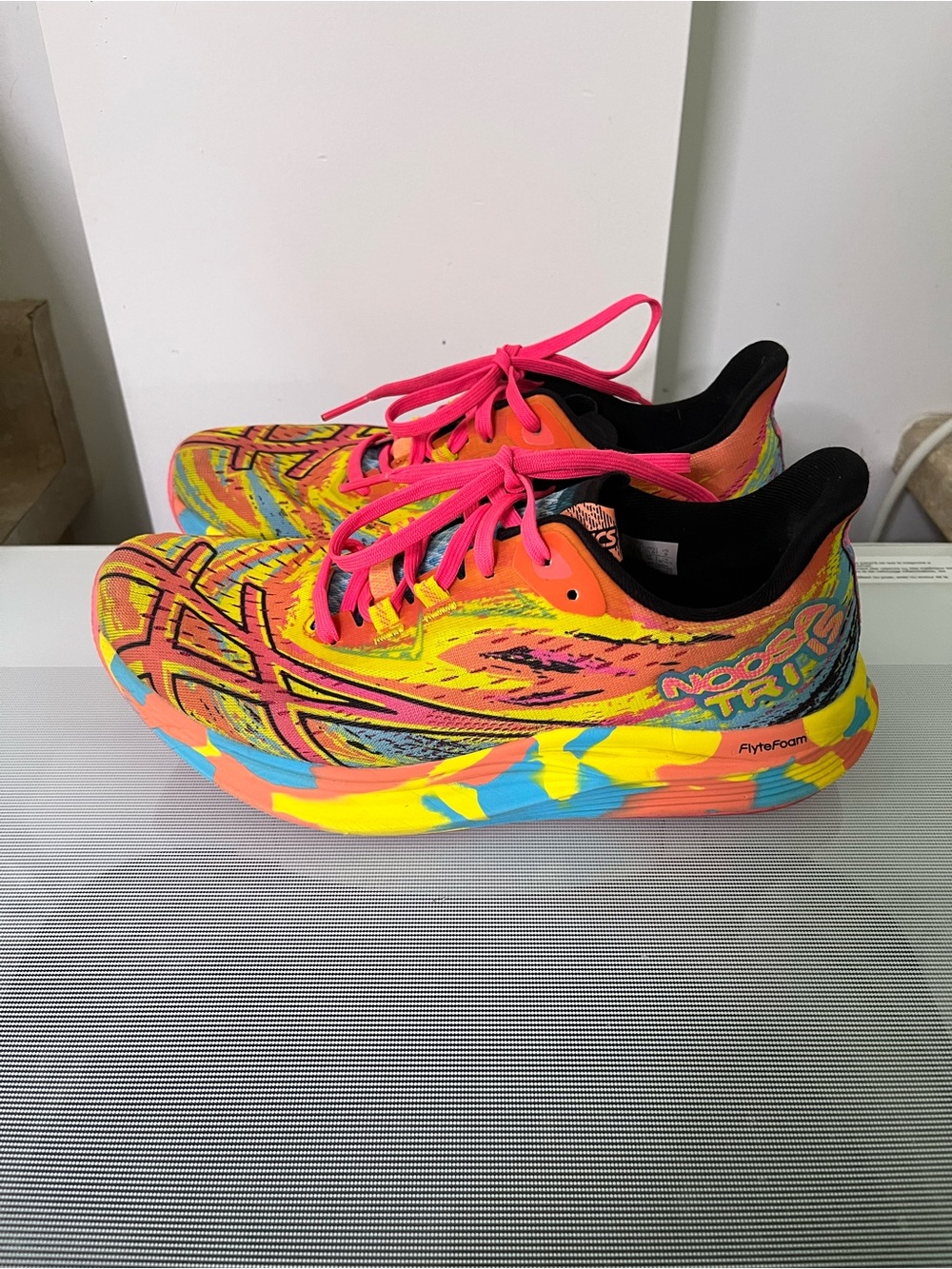 Asics noosa tri 15 Multicolor Neon Pink Yellow Blue Patterned Running Sneakers - Picture 2 of 6